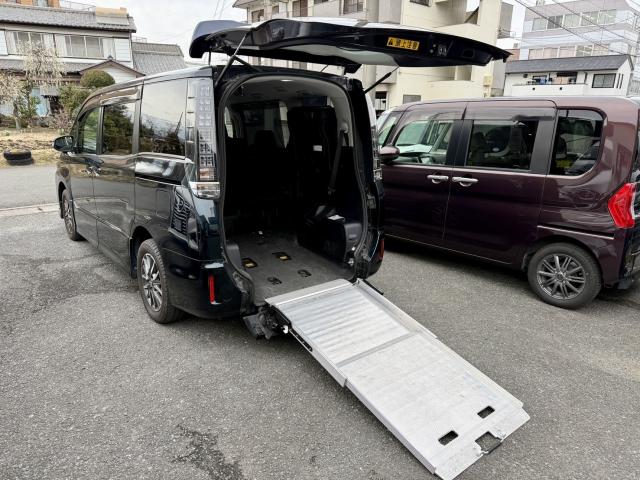 福祉車両レンタカー トヨタ ヴォクシー スローパー 車いす移動車 福祉車両